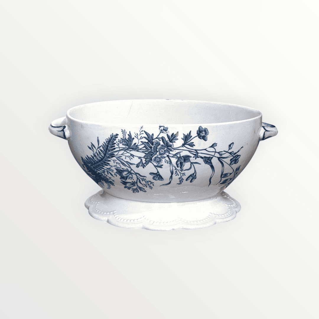 Sopera o ensaladera ovalada de loza opaca antigua con diseño transferware azul