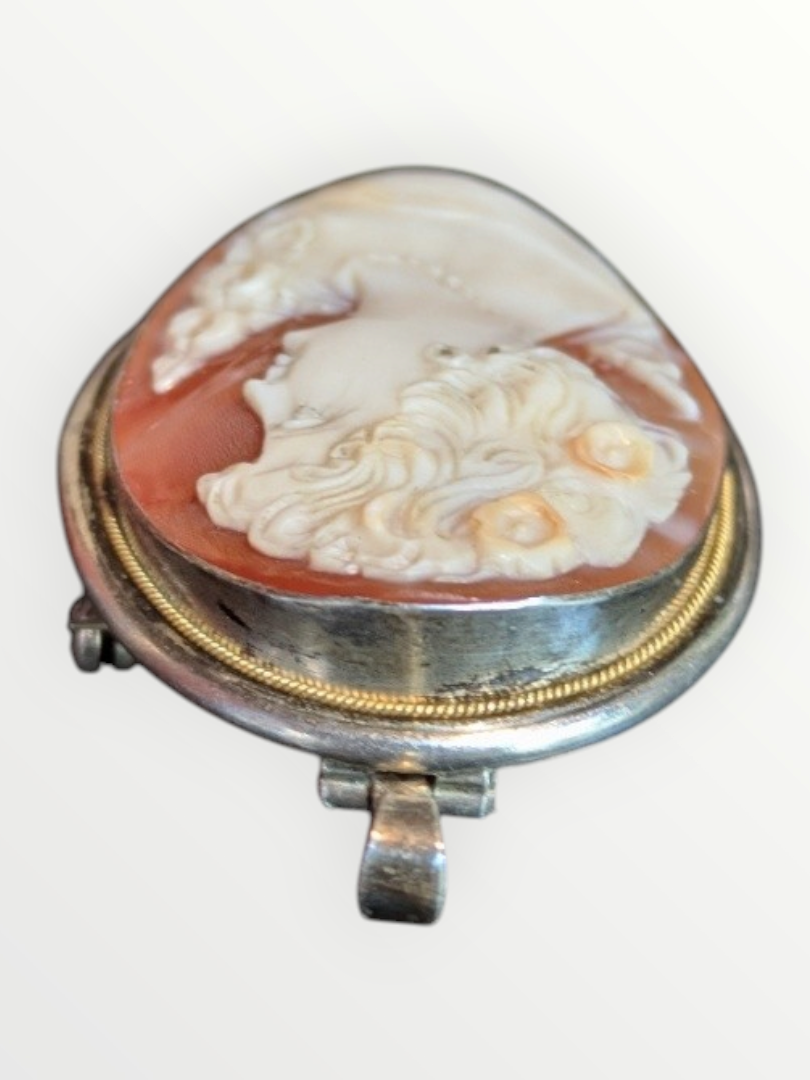 camafeo-vintage-colgante-plata-estilo-antiguo